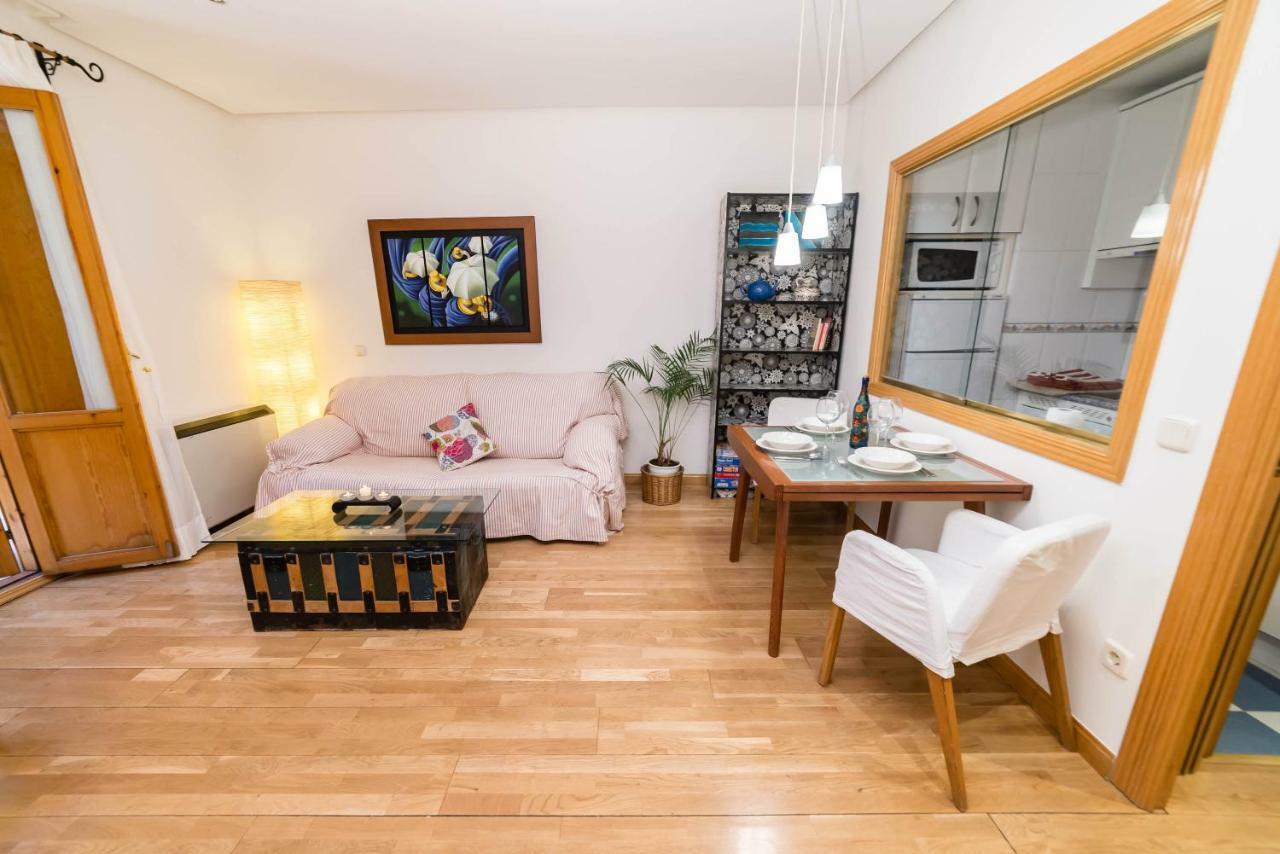 Apartamento Divina Malasaña Apartment Madrid Bagian luar foto